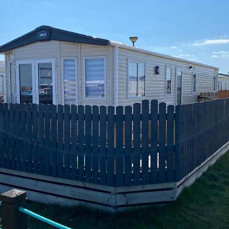Beachfront Lodge, Lossiemouth Bay Экстерьер фото