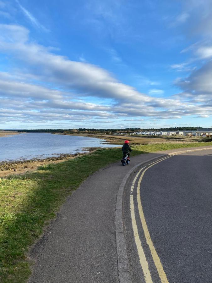 Beachfront Lodge, Lossiemouth Bay Экстерьер фото