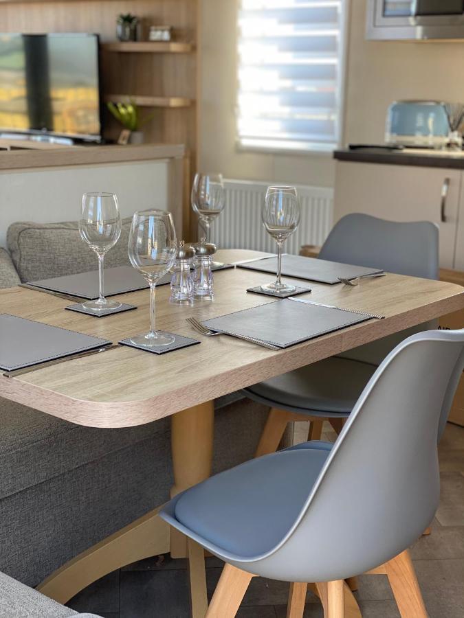 Beachfront Lodge, Lossiemouth Bay Экстерьер фото